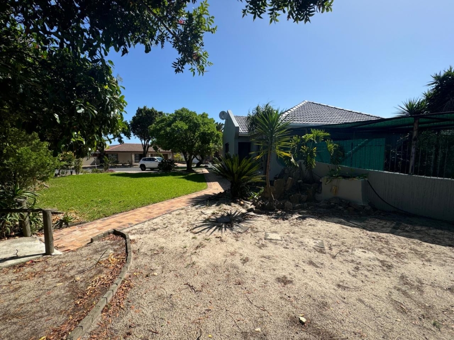 4 Bedroom Property for Sale in St Dumas Western Cape